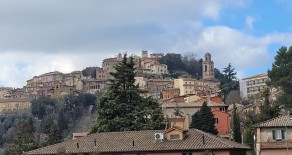 Via Enrico dal pozzo graziosa mansarda