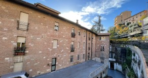 Zona Cavour appartamento con posto auto