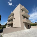 Pila appartamento di nuova costruzione con ampio terrazzo