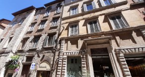 VIA DEI PRIORI APPARTAMENTO CON TERRAZZINO PANORAMICO